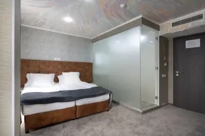 Hotel Boutique 5 - Free parking - Free breakfast - Free internet - EVSE