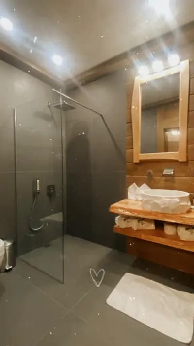 V Chalet Residence