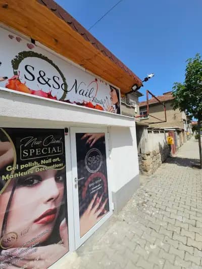 Sis nails & makeup studio SEVLIEVO