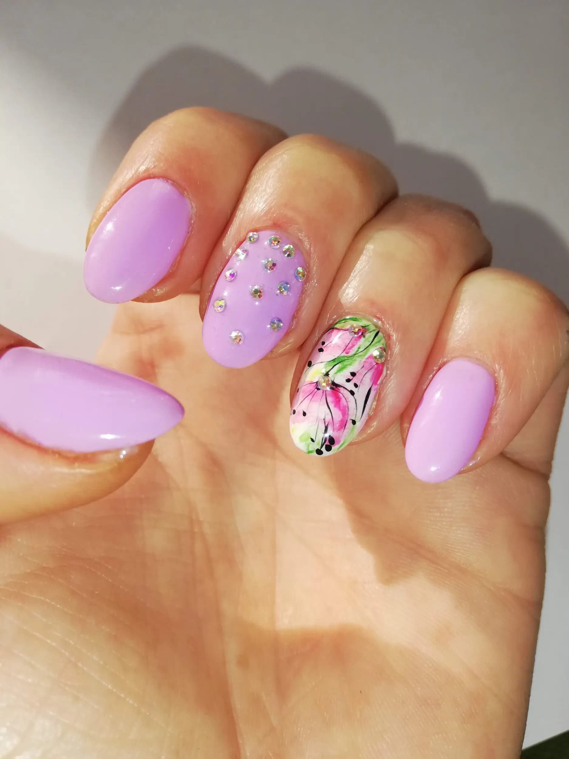 Студио за маникюр и педикюр SK nail's