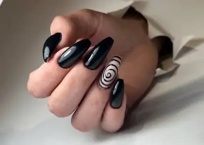 Bl_nails