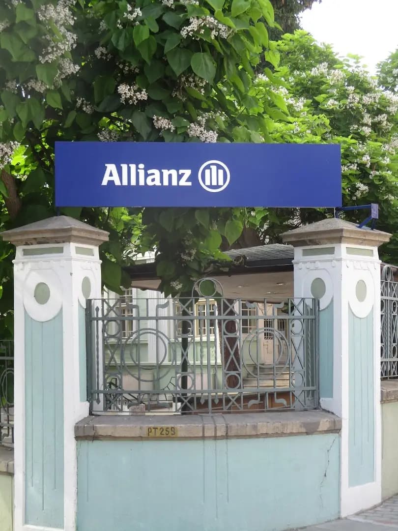 Алианц Застраховане