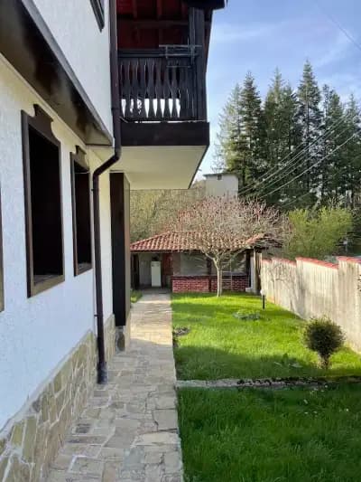 Къща за гости "Сияйна Зора"