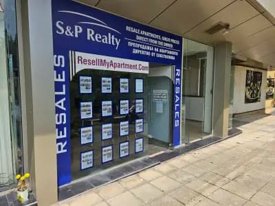 S & P Realty