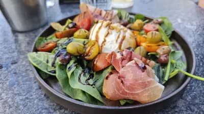 NOA Bar & Brunch