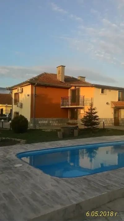 Вила моника
