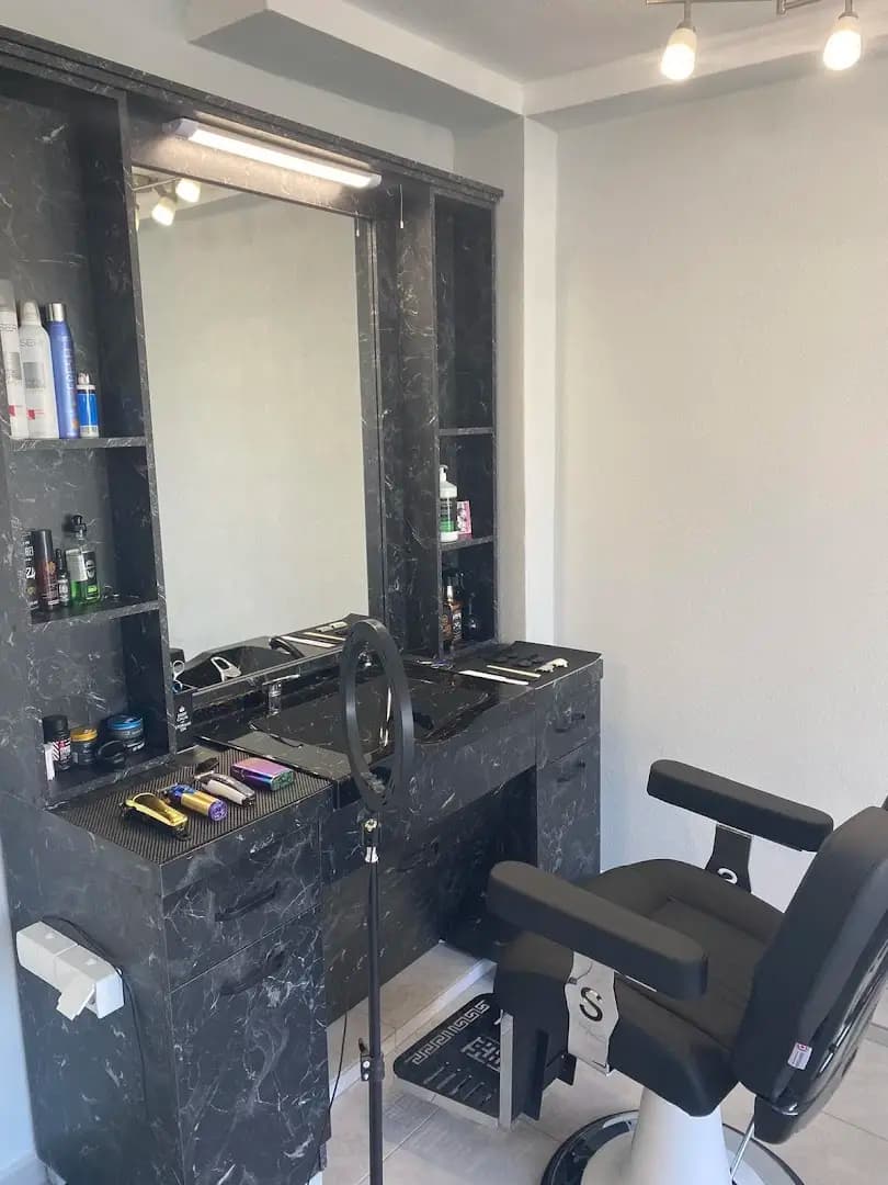 Snnake Barbershop-Царево