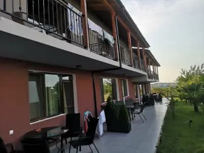 Studio 8 Arapya