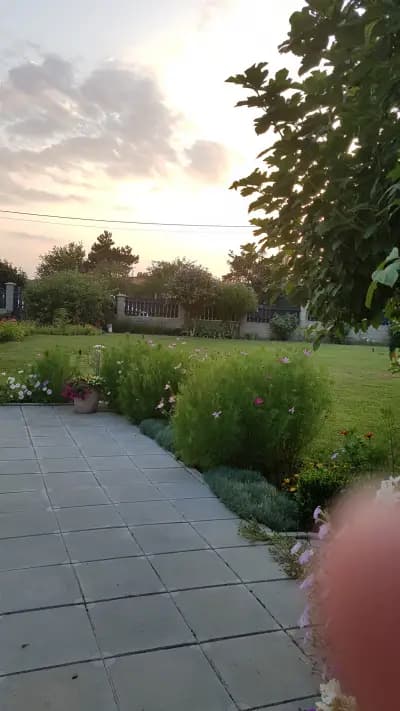 Бяла къща Крапец