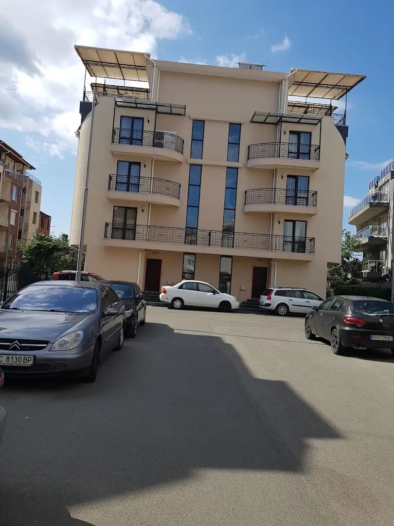 Flowers Apartments