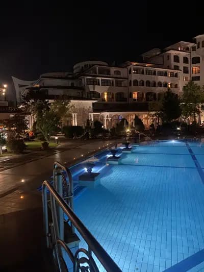 DOLPHIN Fish Restaurant & Poolbar