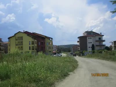 Паркинг /налична зарядна станция за ел.автомобили/