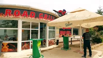 Road Grill