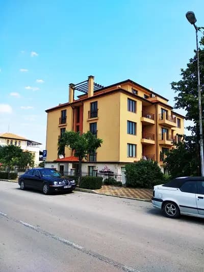 Templum Yovis Apartments