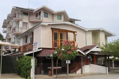 Hotel Morski Dar and Free parking