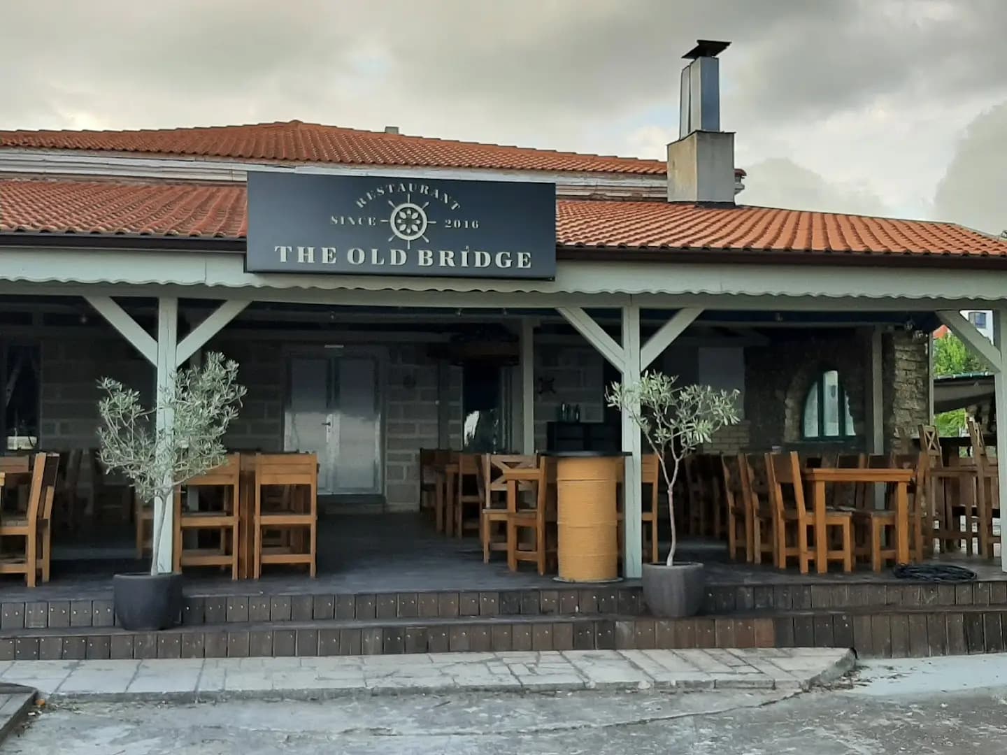 Ресторант “The Old Bridge”