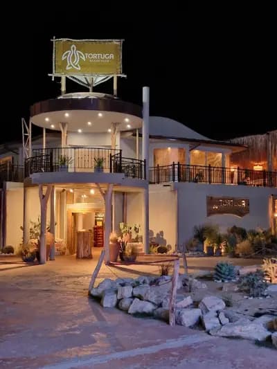 Tortuga Beach Club / Golden Sands (FREE PARKING)