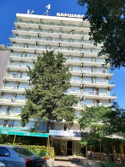 Hotel Varshava- Free parking 5 minutes away with shuttle