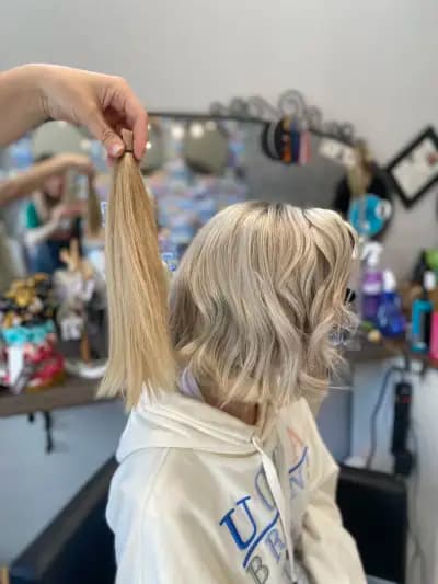 BONNIE'S BEAUTY SHOP - Beauty salon