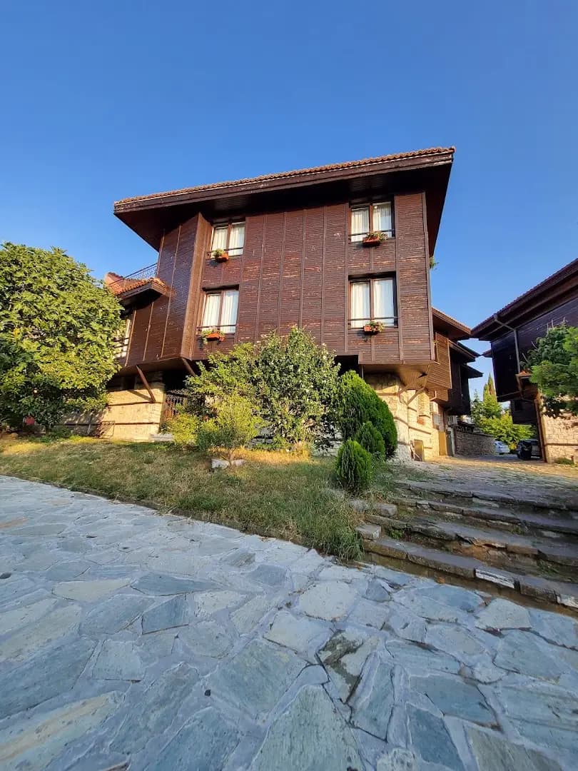 Antorini Apartments