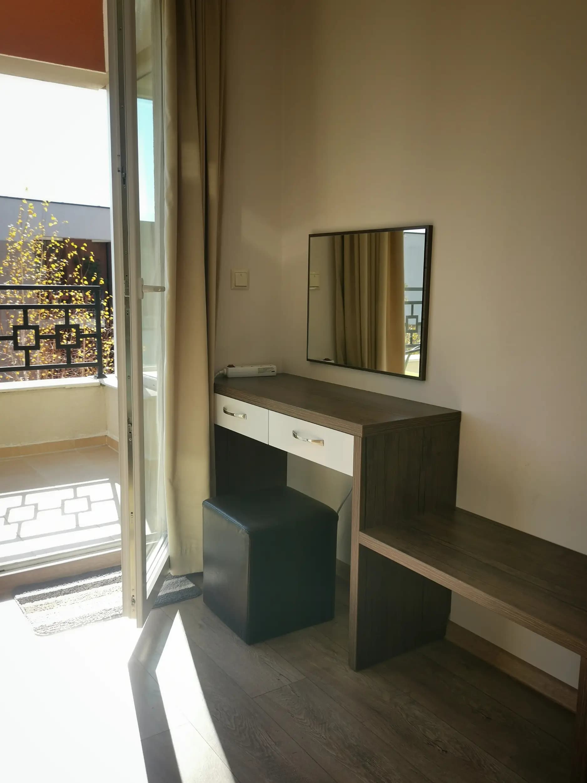 Niko's Apartments Deluxe