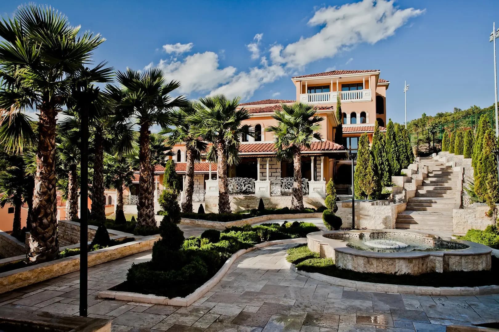 Royal Castle Hotel & Spa