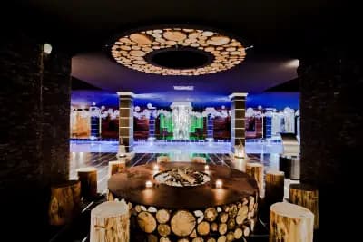 Royal Castle Hotel & Spa
