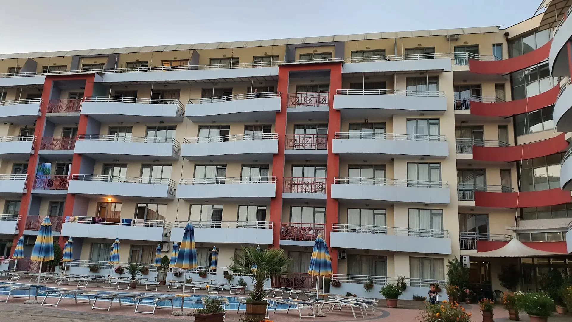 Central Plaza Apartment