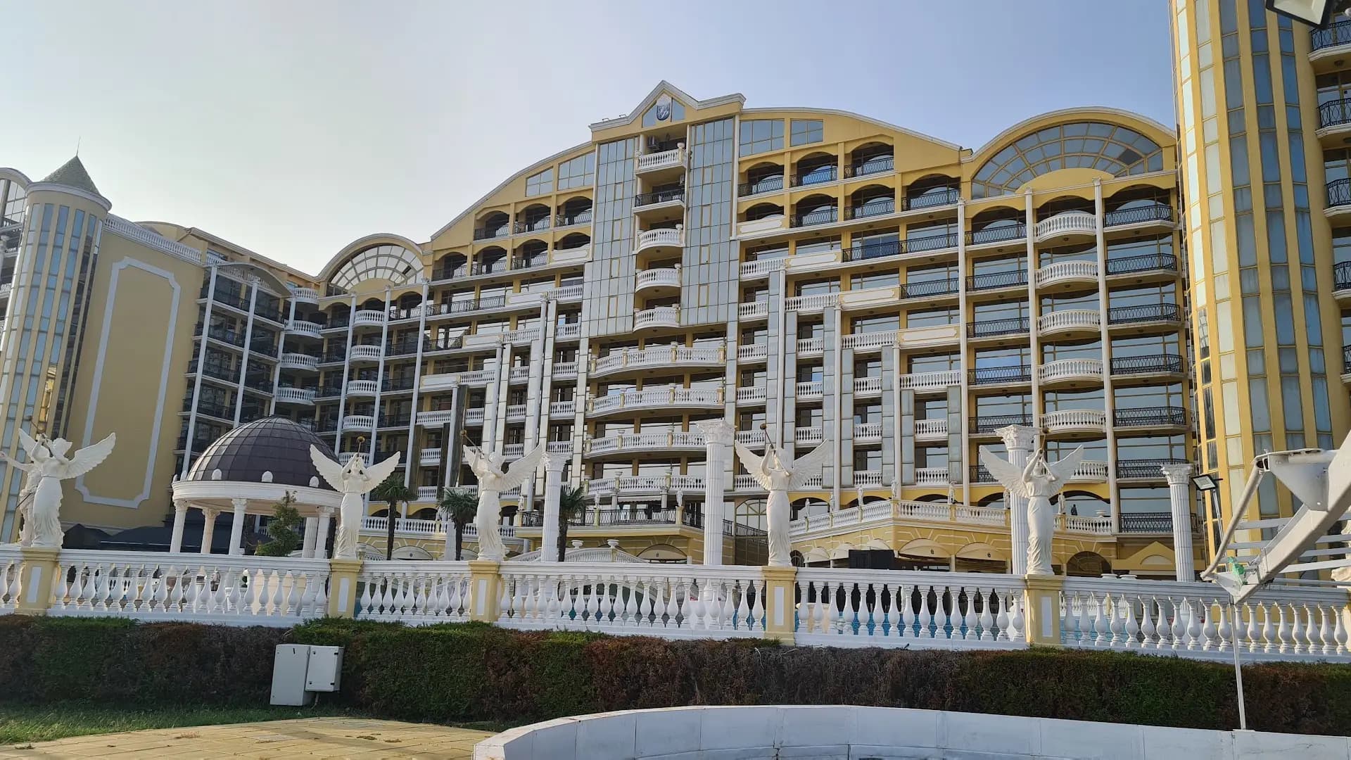 Sunny Beach Plaza