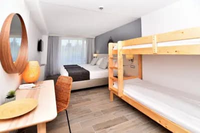 Хотел “iHotel”