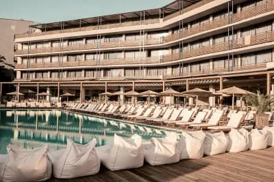 Sunny Beach Club - Adults Only #YouthfulVibes