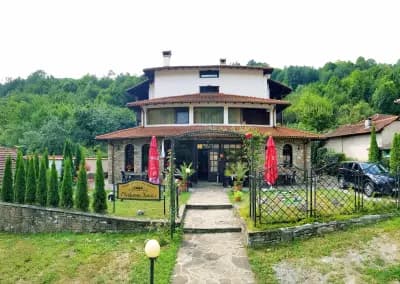 Family Hotel Chiflik Hills