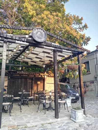 Cafe Matinee