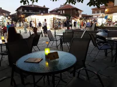 Cafe Matinee