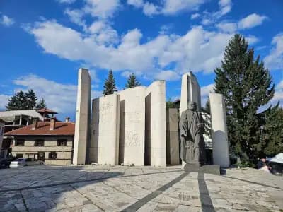 Паметник на Паисий Хилендарски