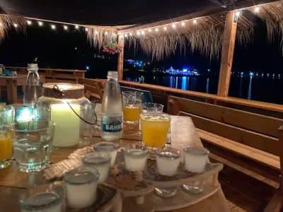 Джанго сърф и бар