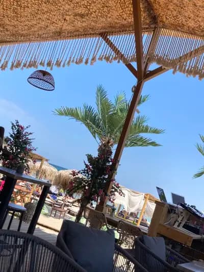 Saint TroPez BEACH CLUB