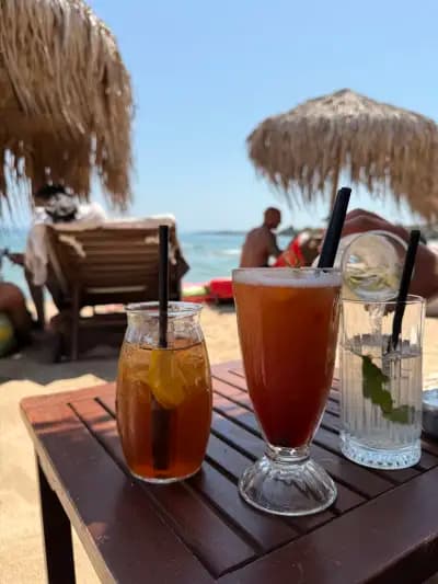 Saint TroPez BEACH CLUB