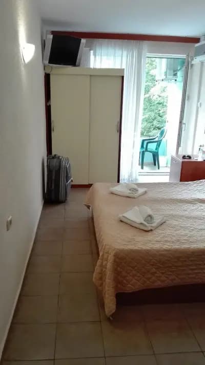 Ариана Хотел