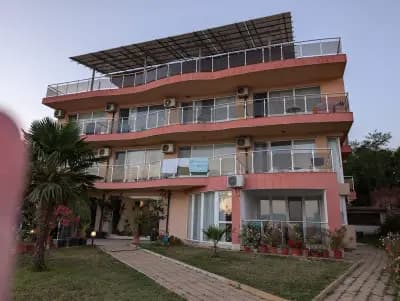 Safo Apartments & Rooms