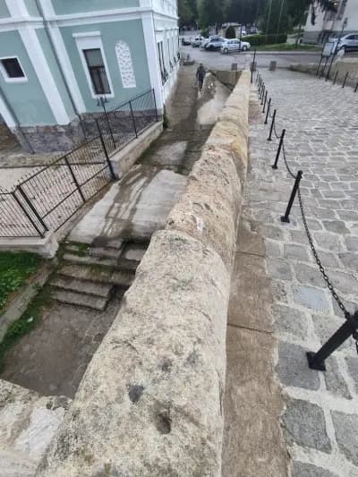 Гърбавия мост