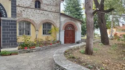 Храм „Успение Богородично“