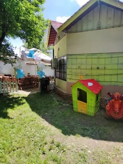 Кварталния магазин