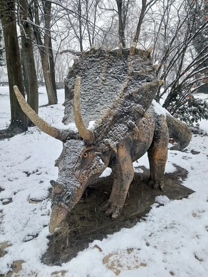 Динозавърският парк