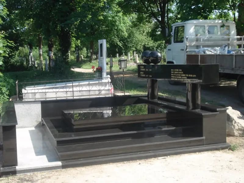 АН 99 ЕООД
