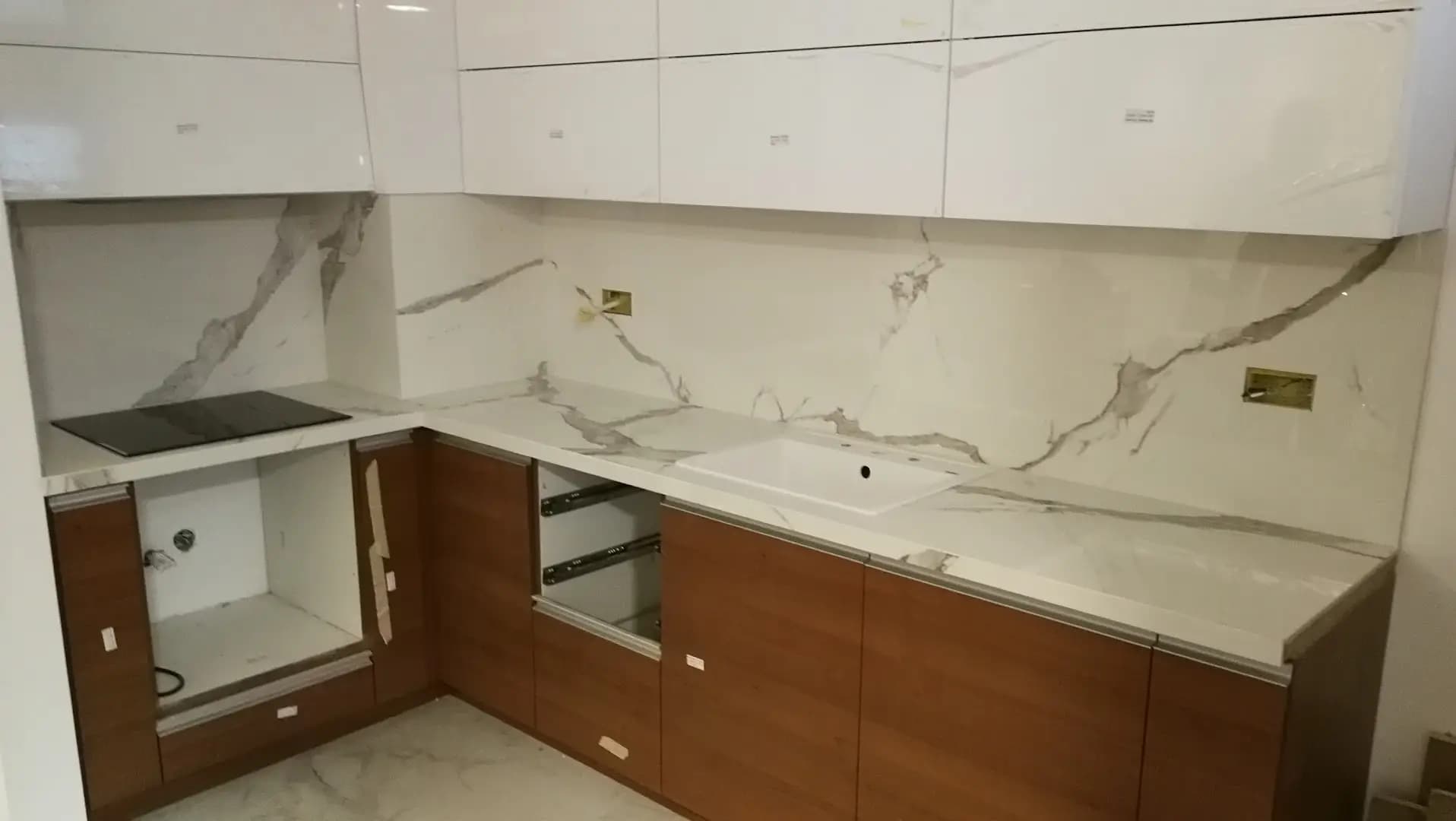Вили 84, надгробни паметници