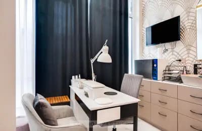 MOOD NAIL LOUNGE