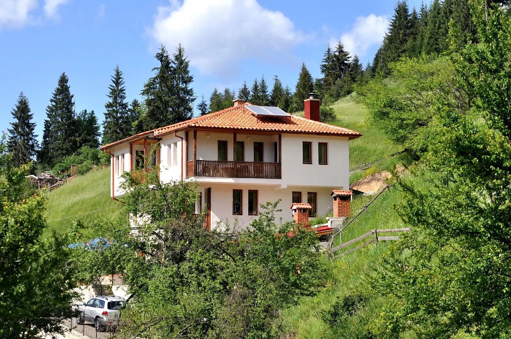 Eco House Family Hotel