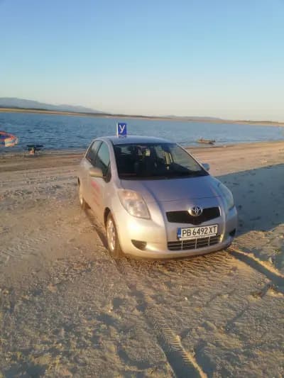Автошкола, учебен център “ВИЖЪНАУТО". Подготовка по теория u управление на водачи за категория: В