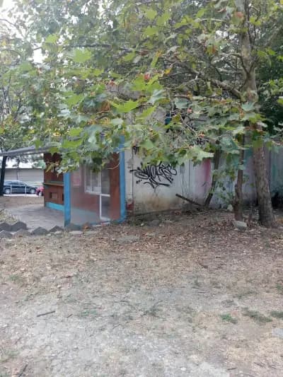 Опреснителни часове по кормуване и шофьорски курсове.Отлични условия за провеждане на обучението.